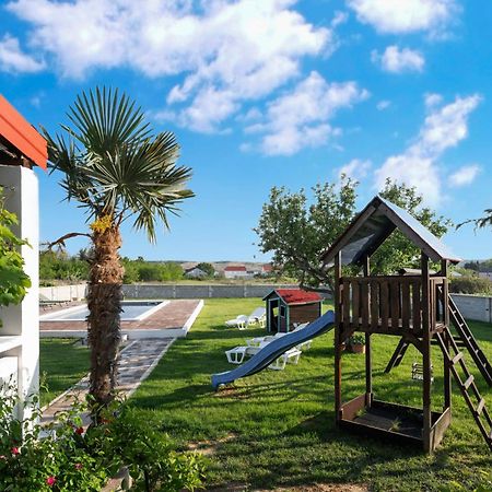 House Rose With Garden And Pool Villa Ljubač Eksteriør billede